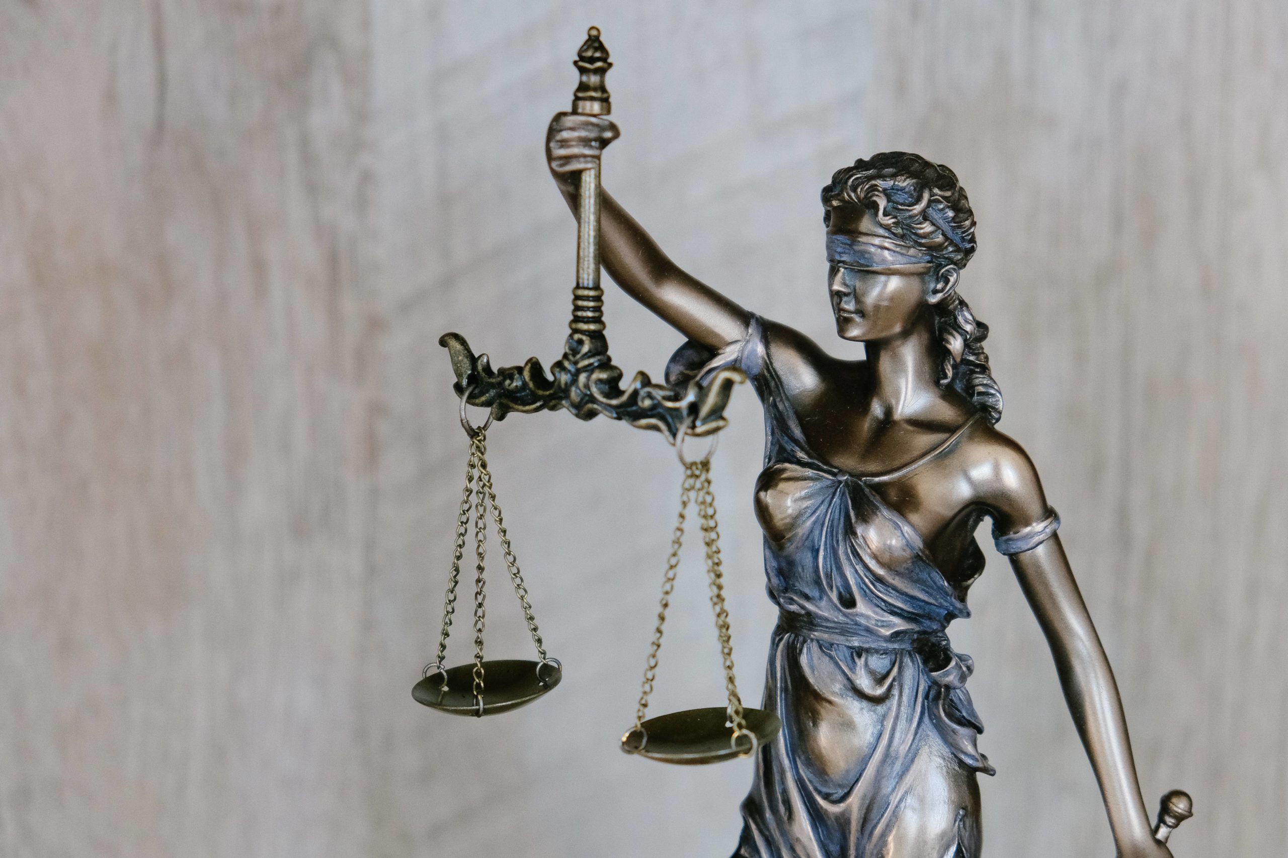 Justitia: Fehlende CE-Kennzeichnung wettbewerbswidrig