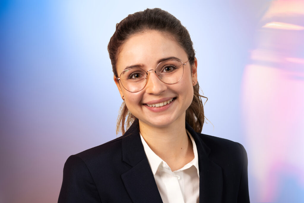 Rechtsanwältin Theresa Müller-Sevindik, Expertin für Datenschutzrecht, Gewerblichen Rechtsschutz und Medienrecht